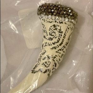 Ivory necklace pendant with black crystal without chain